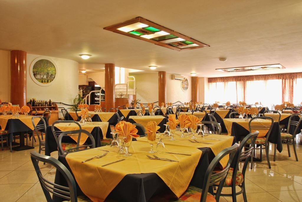 Hotel Scacciapensieri Неттуно Экстерьер фото
