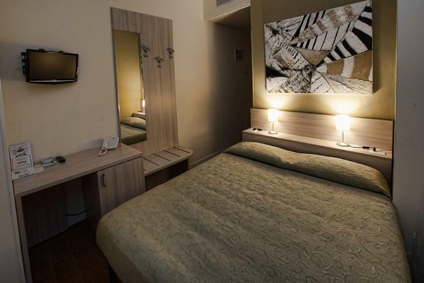 Hotel Scacciapensieri Неттуно Экстерьер фото