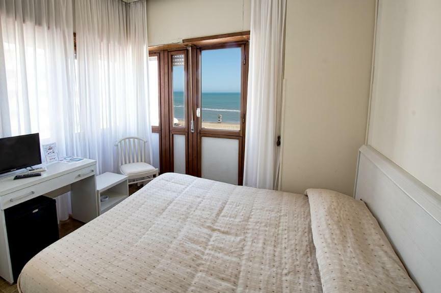 Hotel Scacciapensieri Неттуно Экстерьер фото