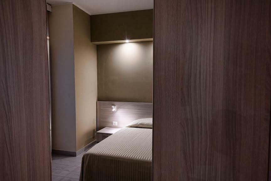 Hotel Scacciapensieri Неттуно Экстерьер фото
