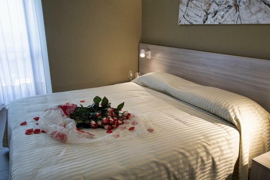 Hotel Scacciapensieri Неттуно Экстерьер фото