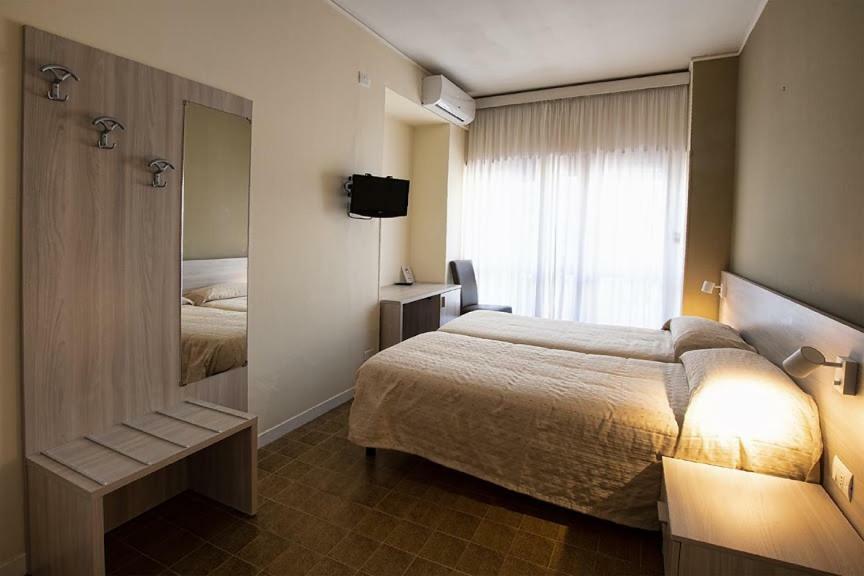 Hotel Scacciapensieri Неттуно Экстерьер фото